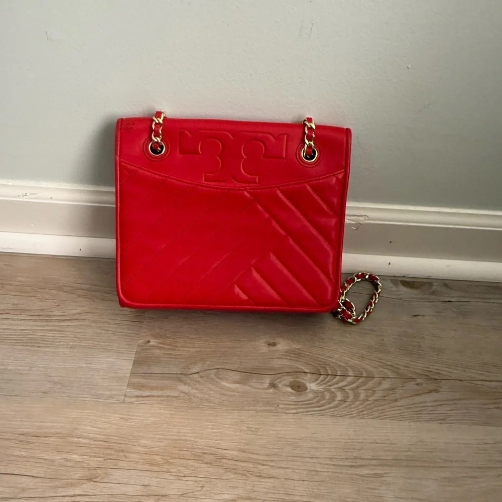 Tory Burch Bag Alexa Convertible Quilted Gold Chain in Red Leather